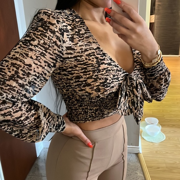 Elegant crop - Picture 2 of 4